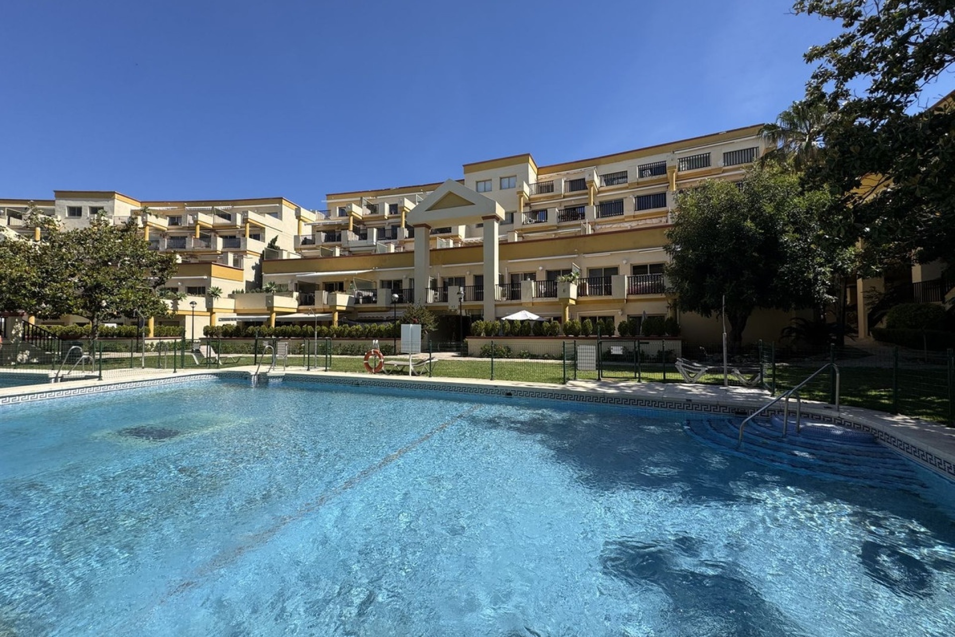 Wiederverkauf - apartment - Marbella - Elviria