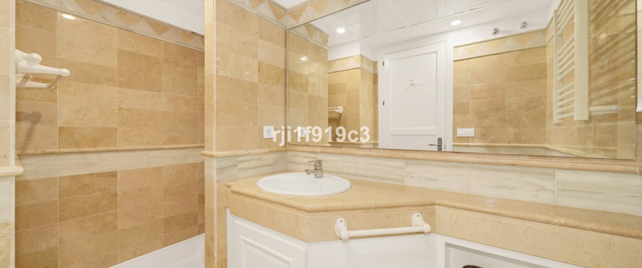 Wiederverkauf - apartment - Marbella - Elviria