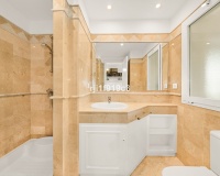 Wiederverkauf - apartment - Marbella - Elviria