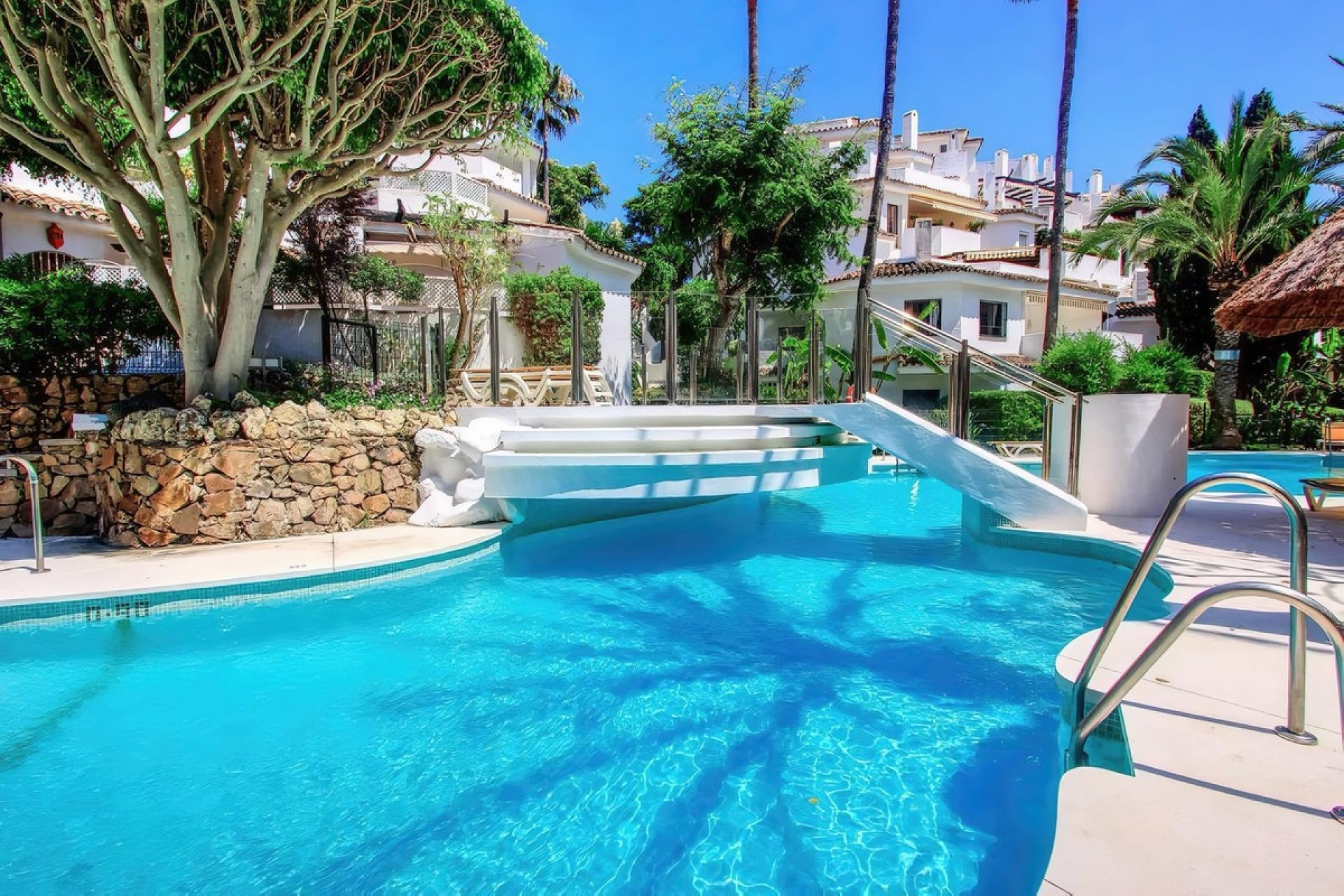 Wiederverkauf - apartment - Marbella - Elviria