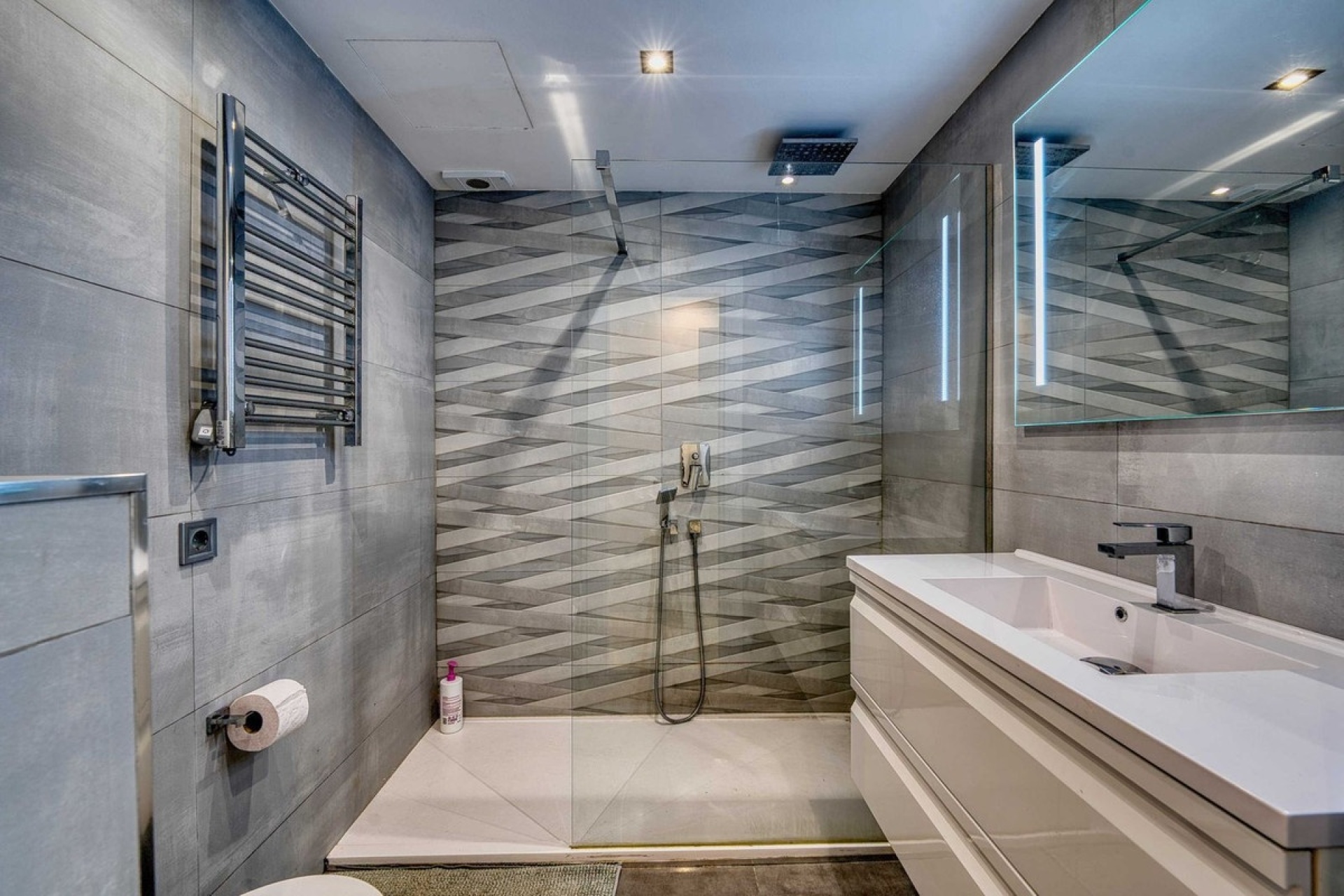 Wiederverkauf - apartment - Marbella - Elviria