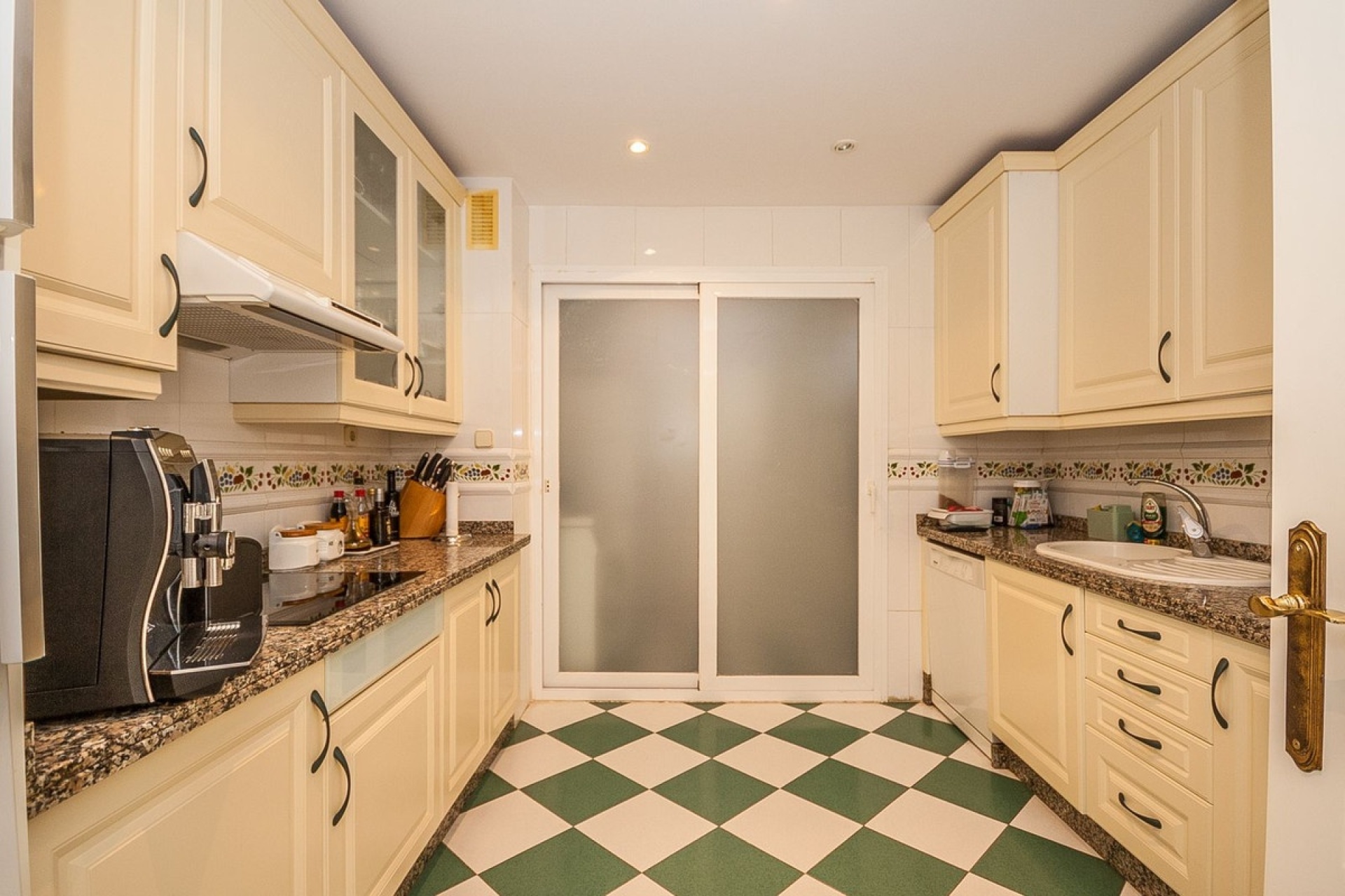 Wiederverkauf - apartment - Marbella - Elviria