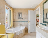 Wiederverkauf - apartment - Marbella - Elviria