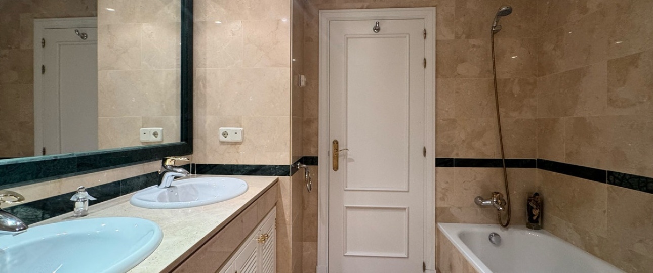 Wiederverkauf - apartment - Marbella - Elviria