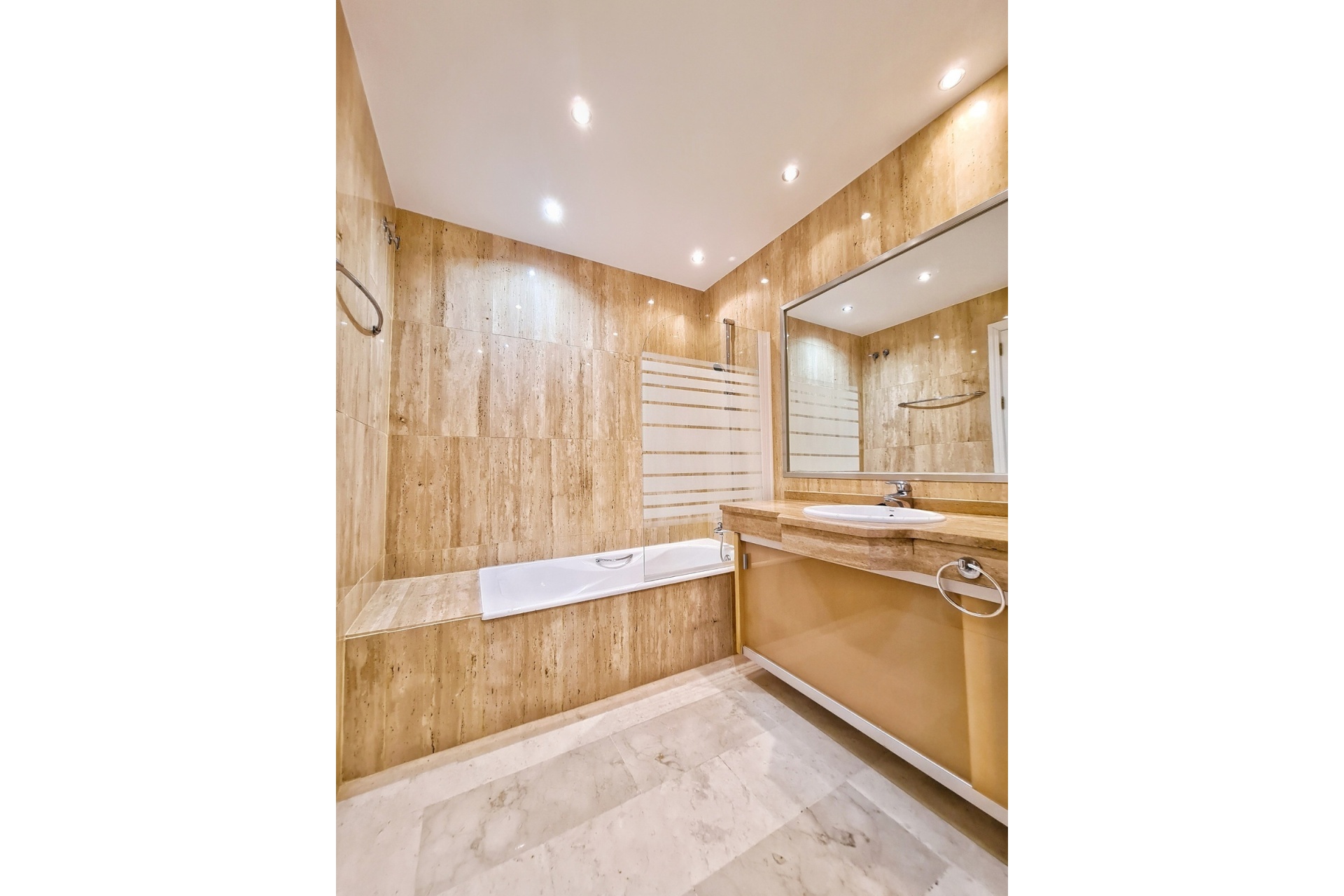 Wiederverkauf - apartment - Marbella - Elviria