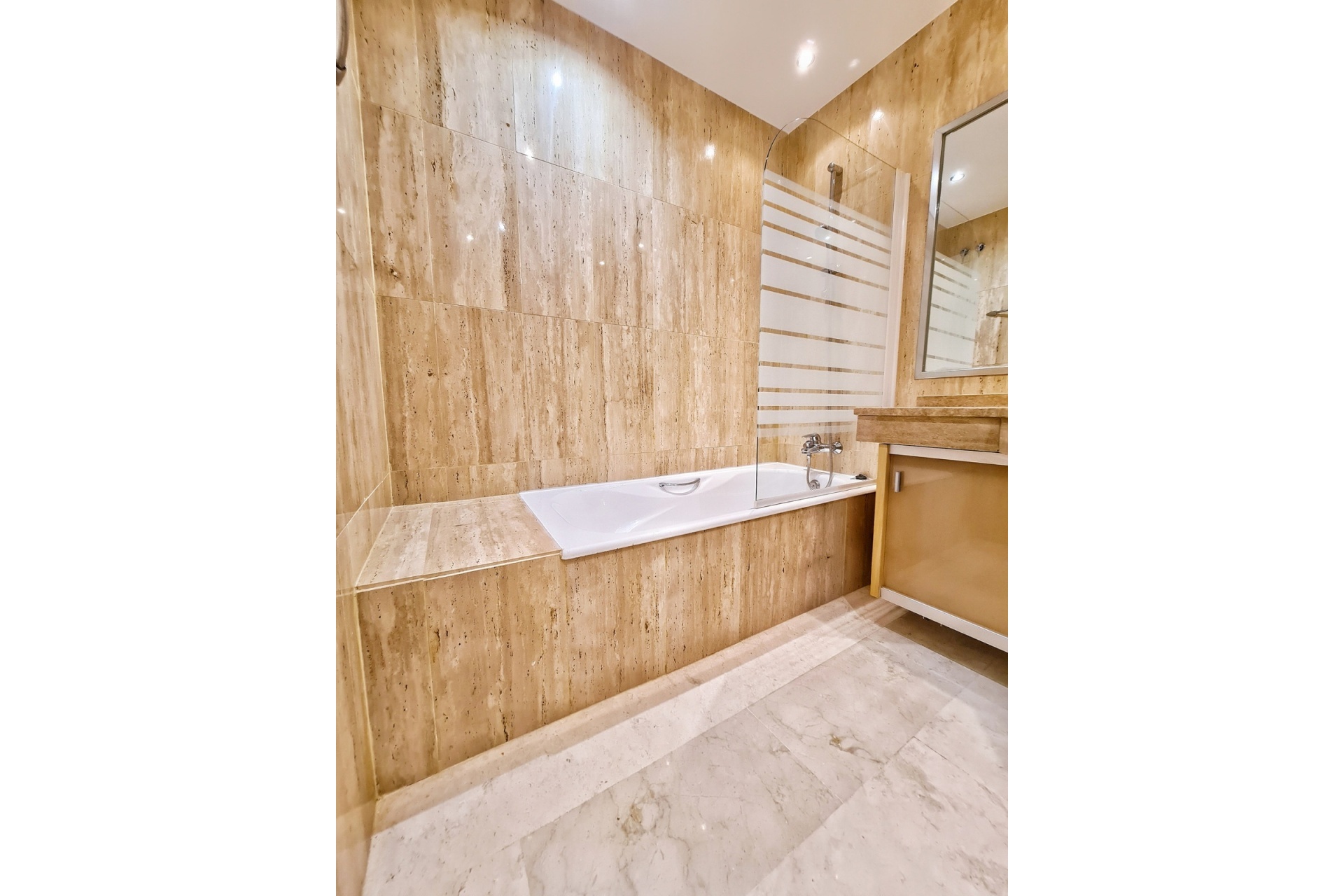 Wiederverkauf - apartment - Marbella - Elviria