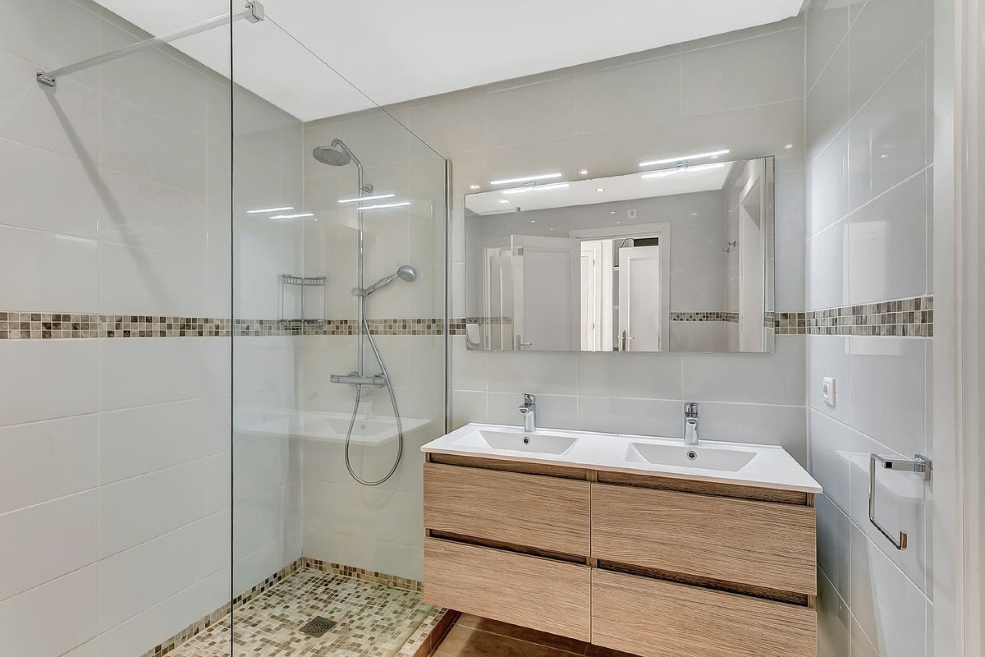 Wiederverkauf - apartment - Marbella - Elviria
