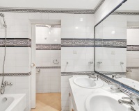 Wiederverkauf - apartment - Marbella - Elviria