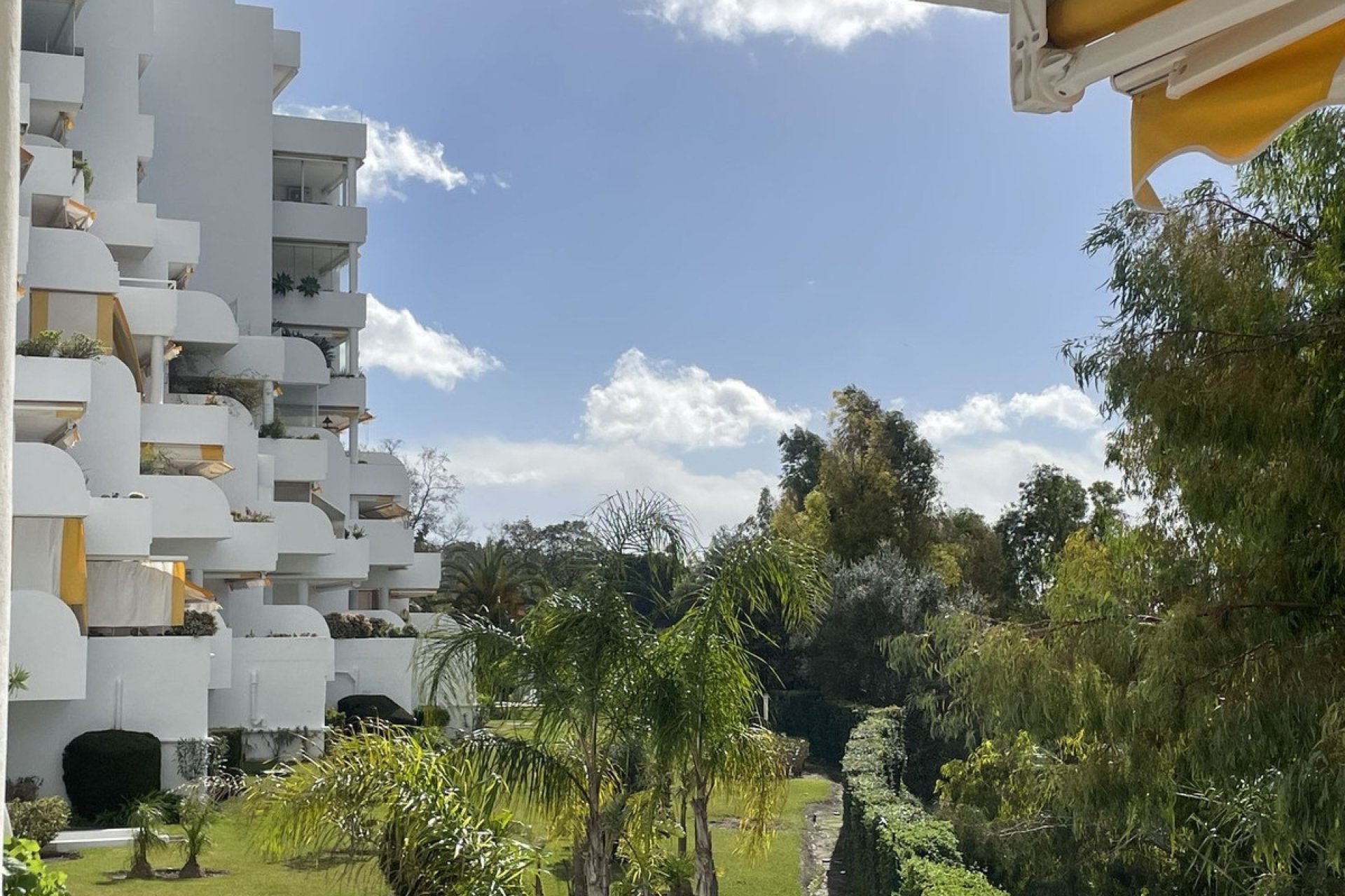 Wiederverkauf - apartment - Marbella - Guadalmina Alta