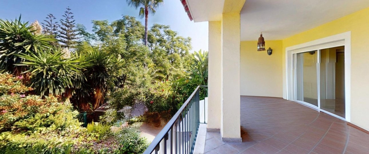 Wiederverkauf - apartment - Marbella - Guadalmina Alta