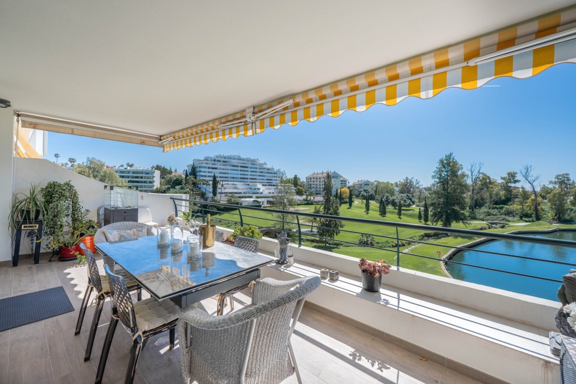 Wiederverkauf - apartment - Marbella - Guadalmina Alta