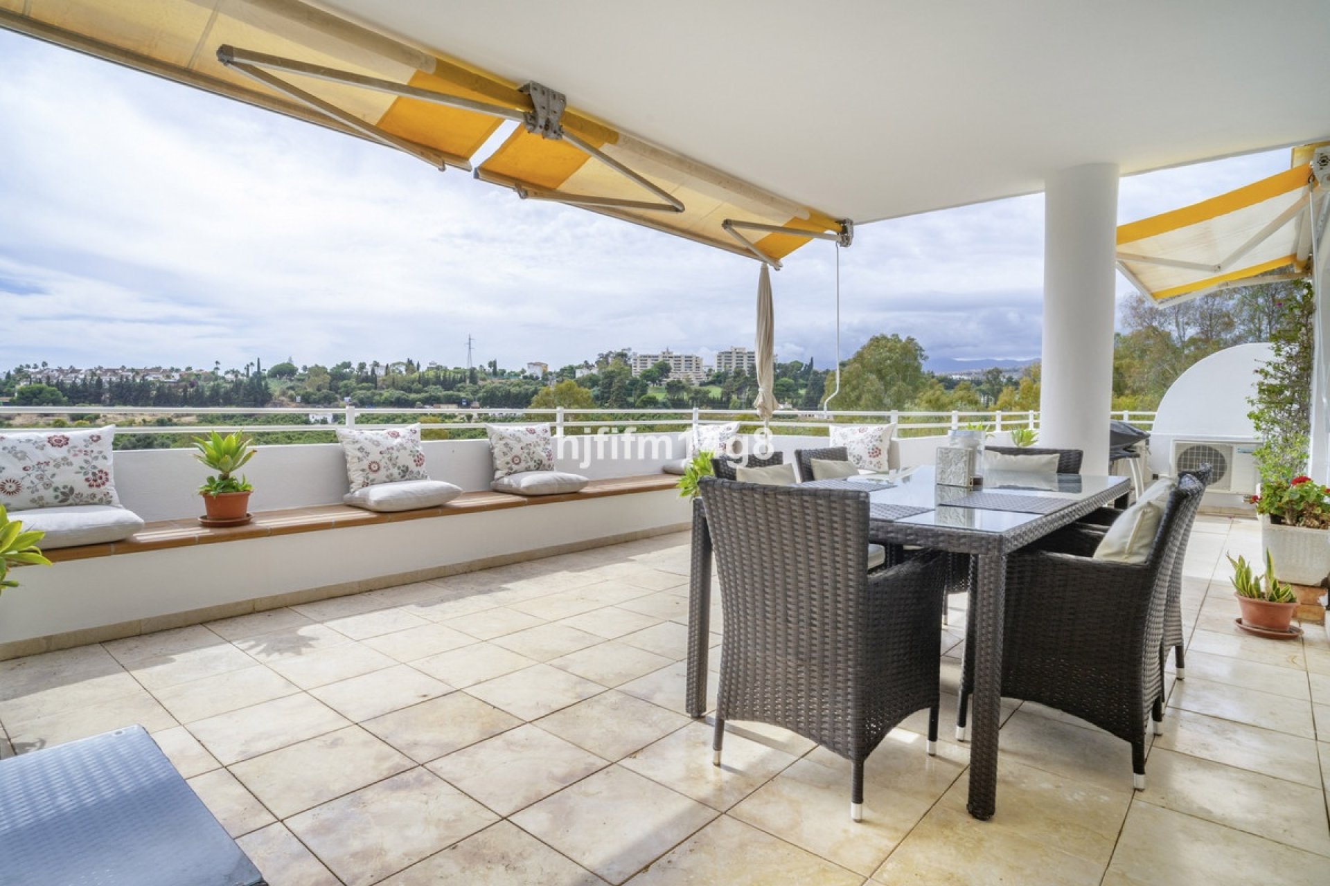 Wiederverkauf - apartment - Marbella - Guadalmina Alta