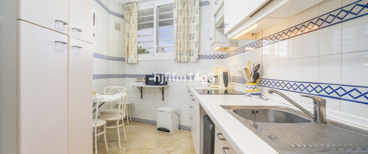 Wiederverkauf - apartment - Marbella - Guadalmina Alta