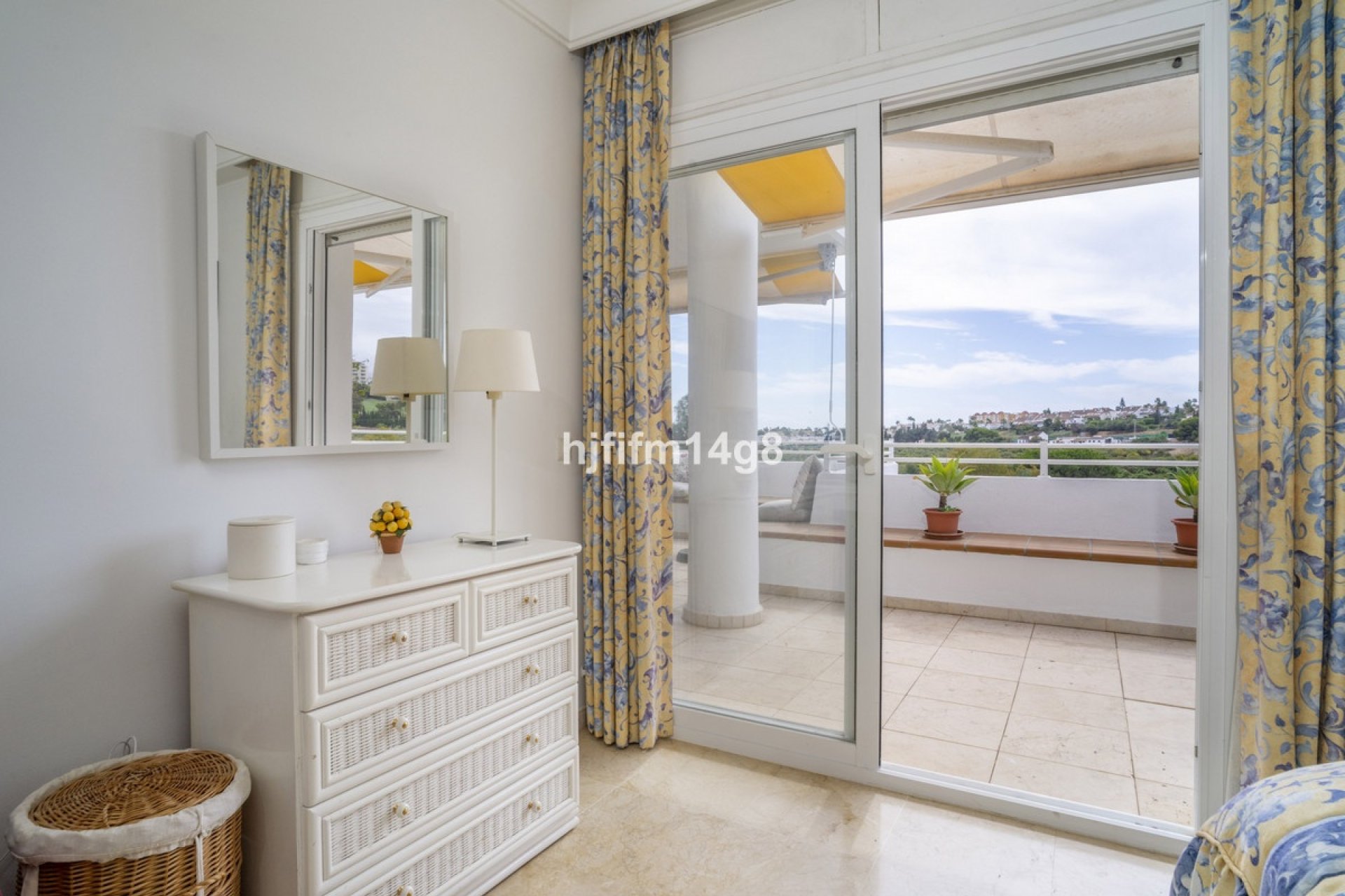 Wiederverkauf - apartment - Marbella - Guadalmina Alta