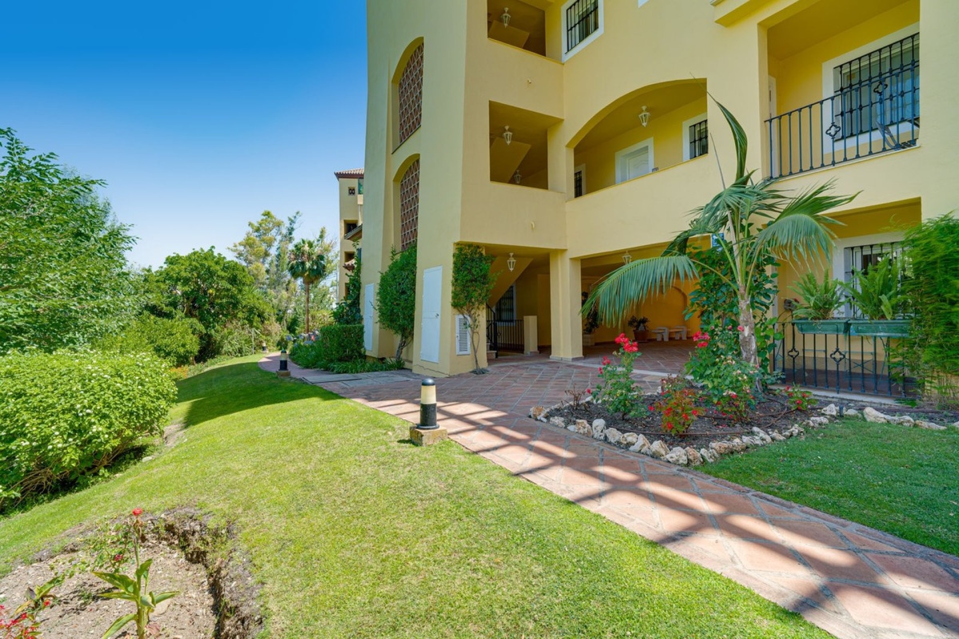 Wiederverkauf - apartment - Marbella - Guadalmina Alta