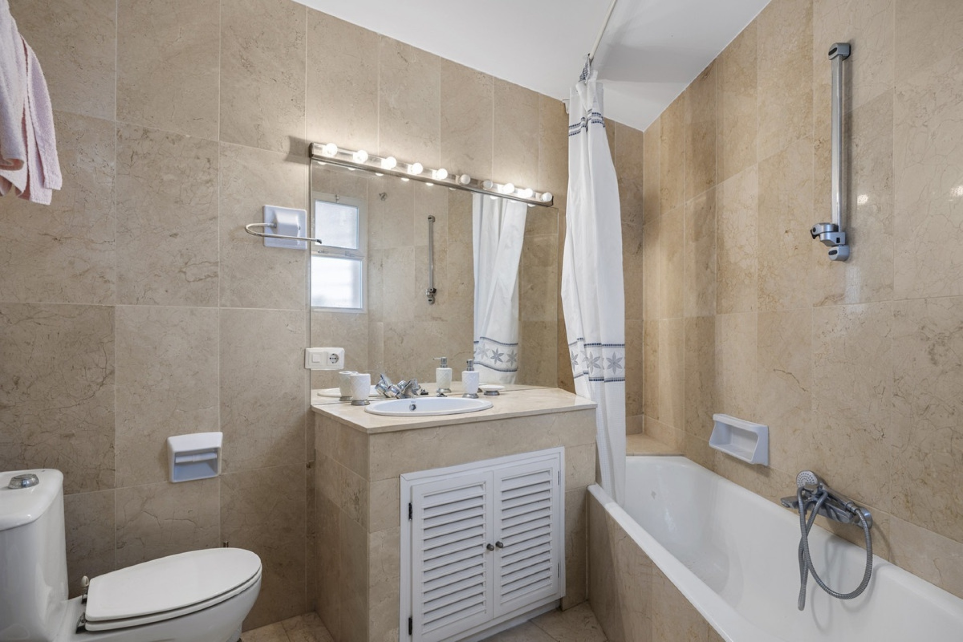 Wiederverkauf - apartment - Marbella - Guadalmina Alta