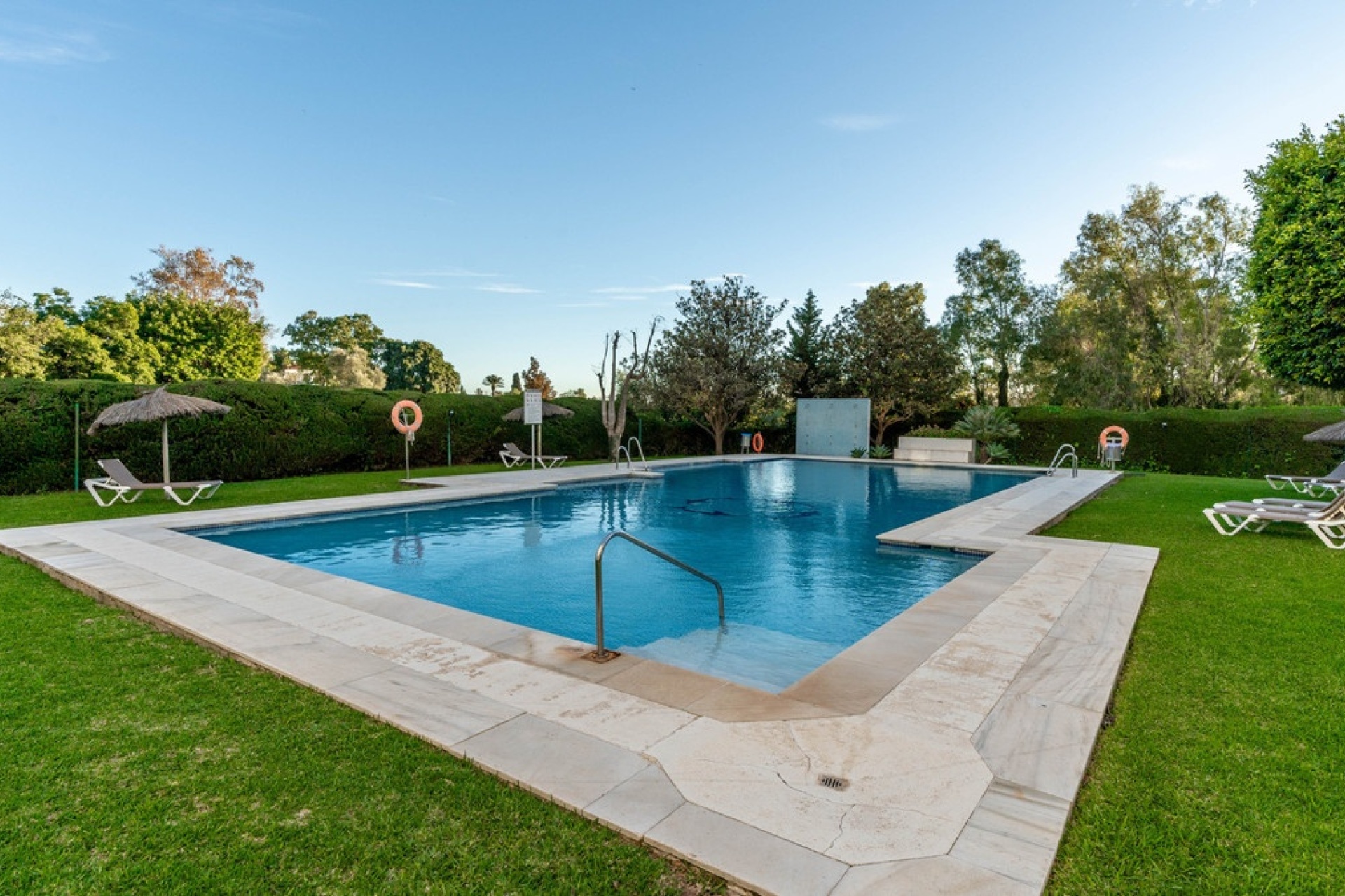 Wiederverkauf - apartment - Marbella - Guadalmina Alta