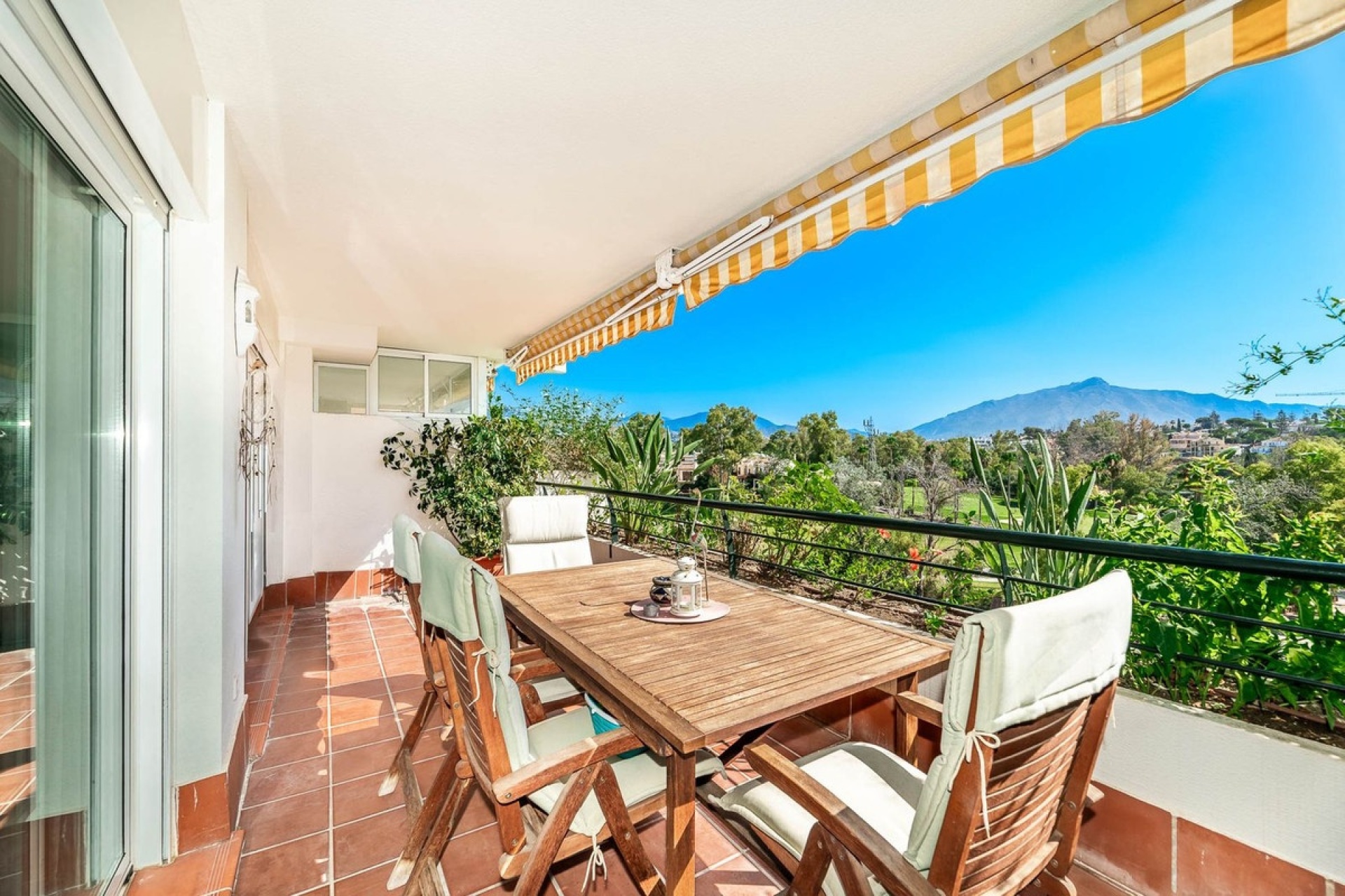 Wiederverkauf - apartment - Marbella - Guadalmina Alta