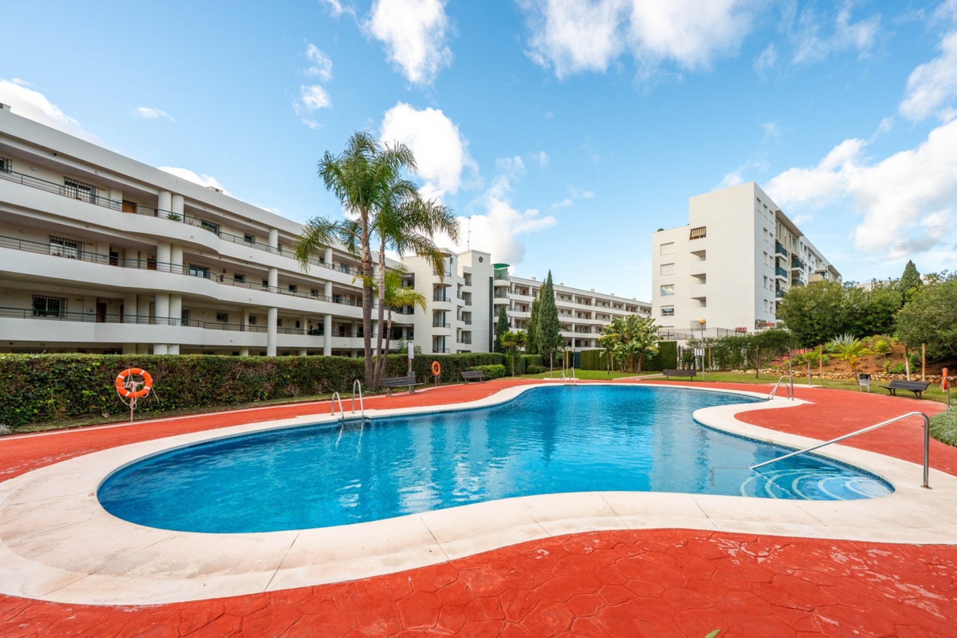 Wiederverkauf - apartment - Marbella - Guadalmina Alta