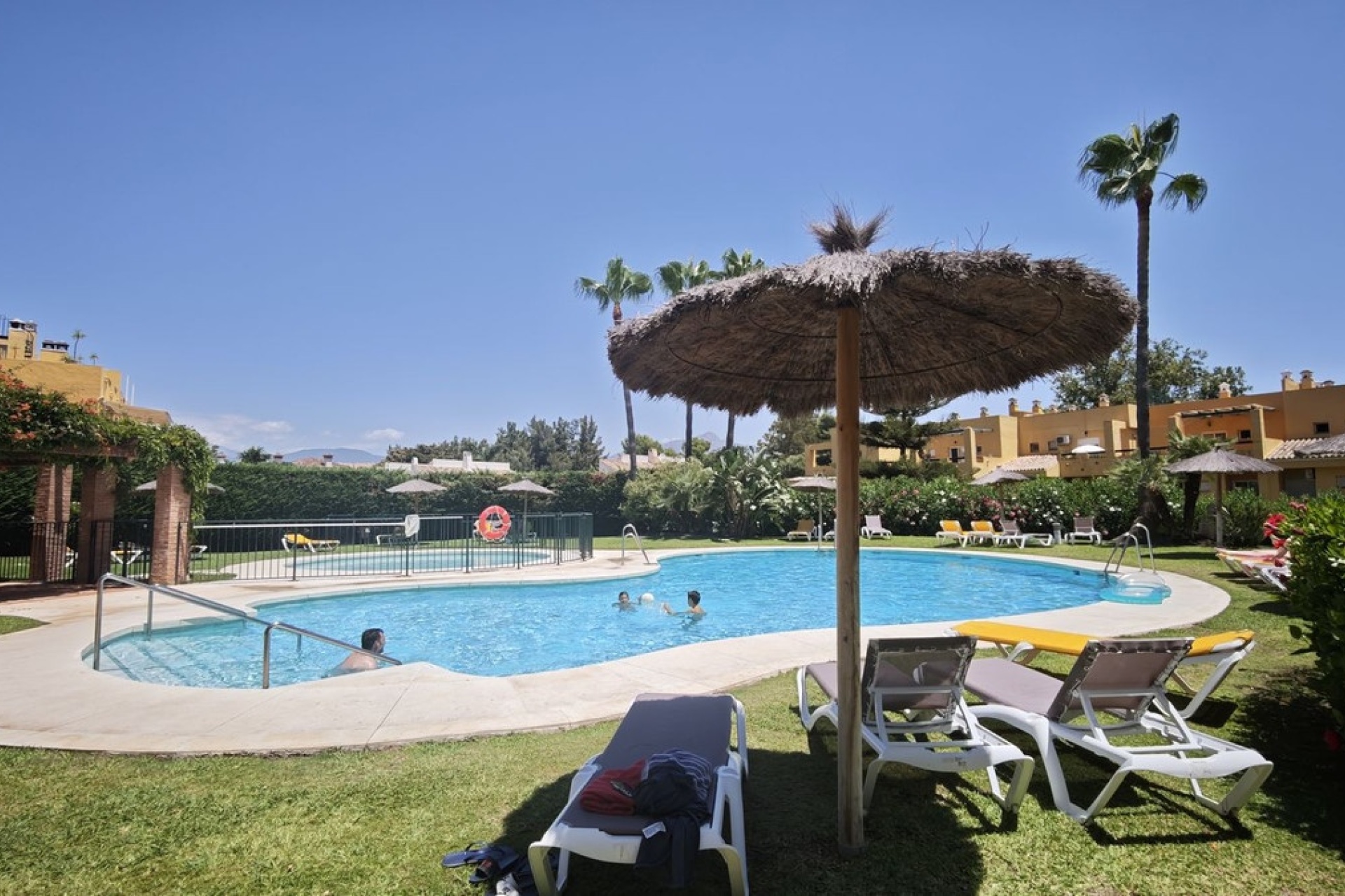 Wiederverkauf - apartment - Marbella - Guadalmina Alta