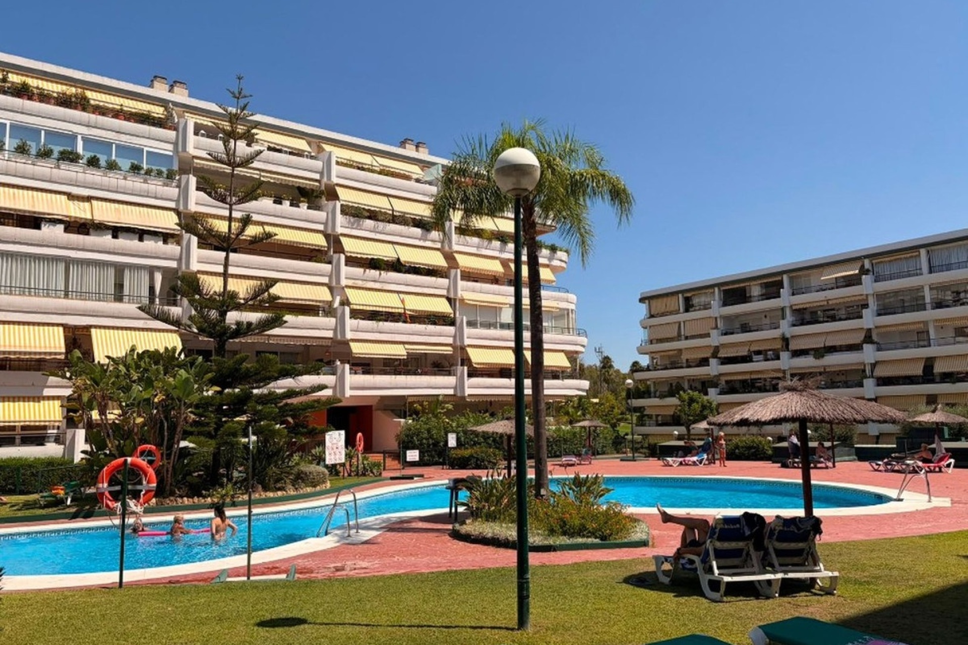 Wiederverkauf - apartment - Marbella - Guadalmina Alta
