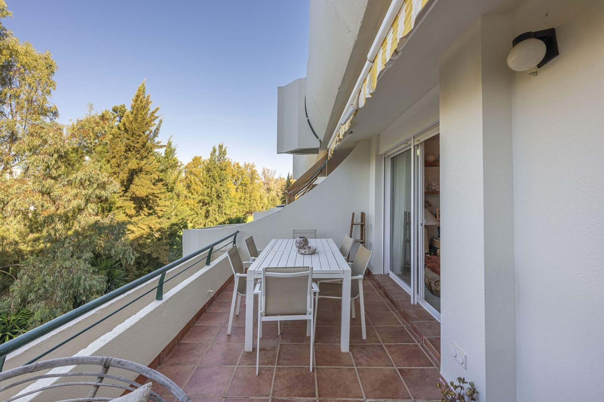 Wiederverkauf - apartment - Marbella - Guadalmina Alta