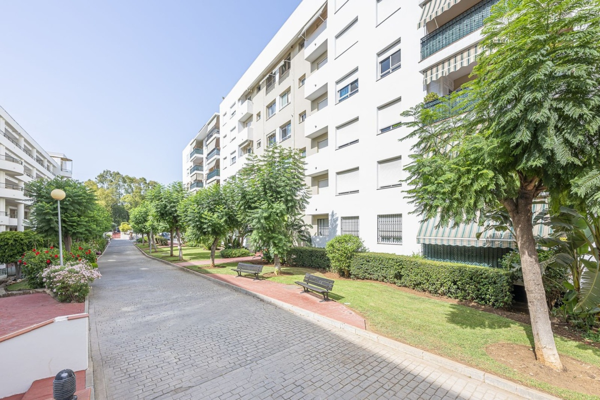Wiederverkauf - apartment - Marbella - Guadalmina Alta