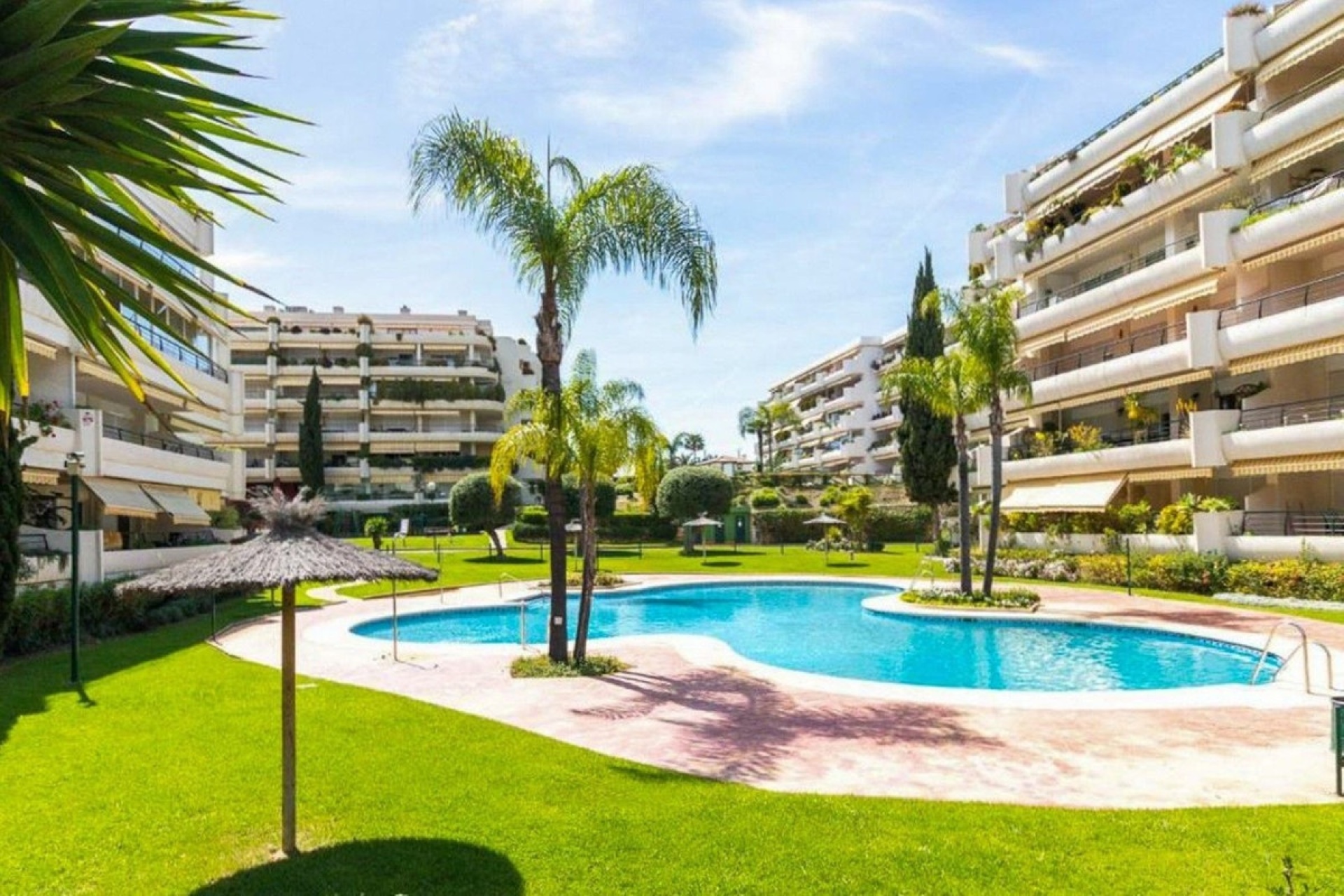 Wiederverkauf - apartment - Marbella - Guadalmina Alta