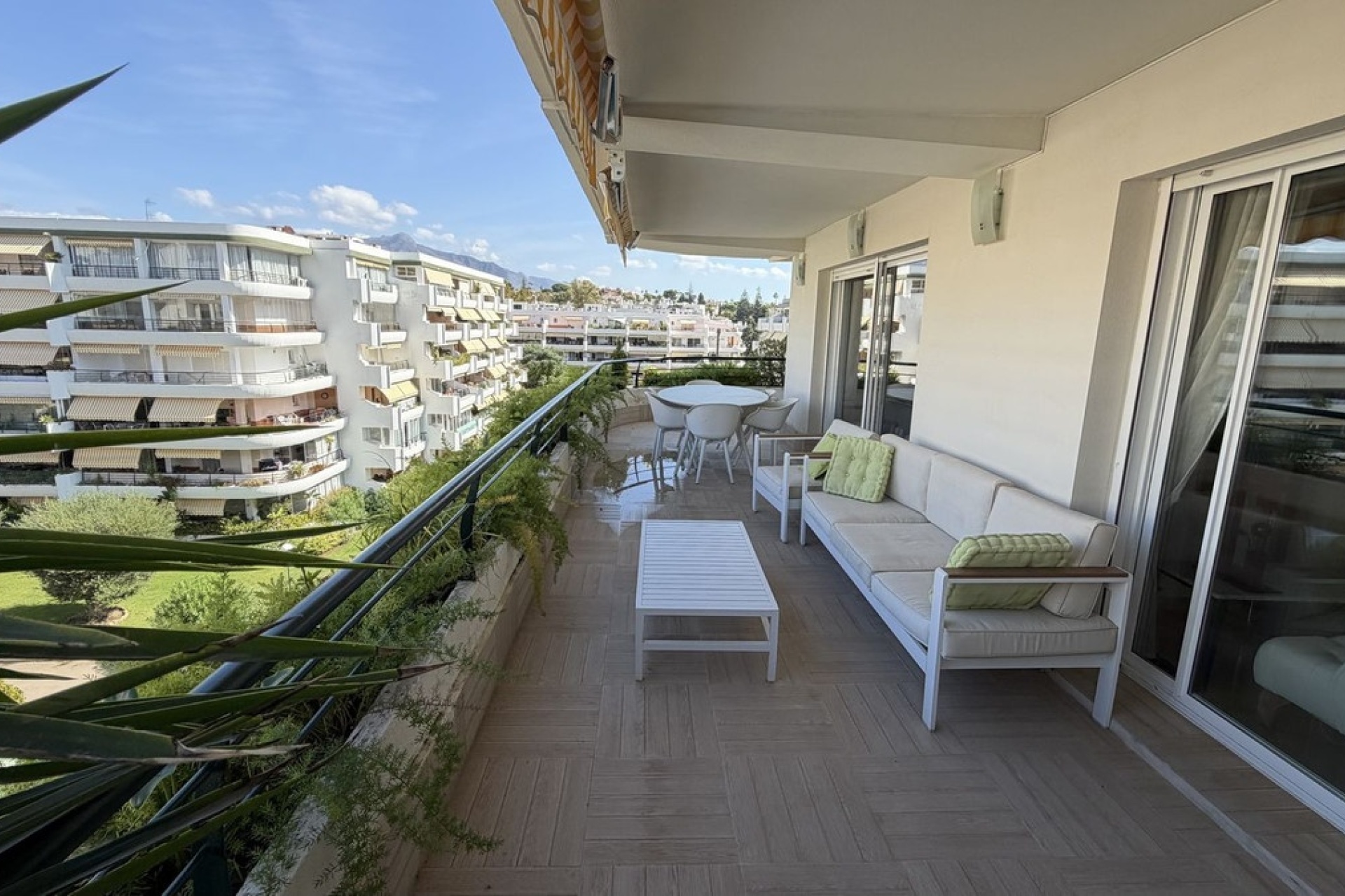 Wiederverkauf - apartment - Marbella - Guadalmina Alta