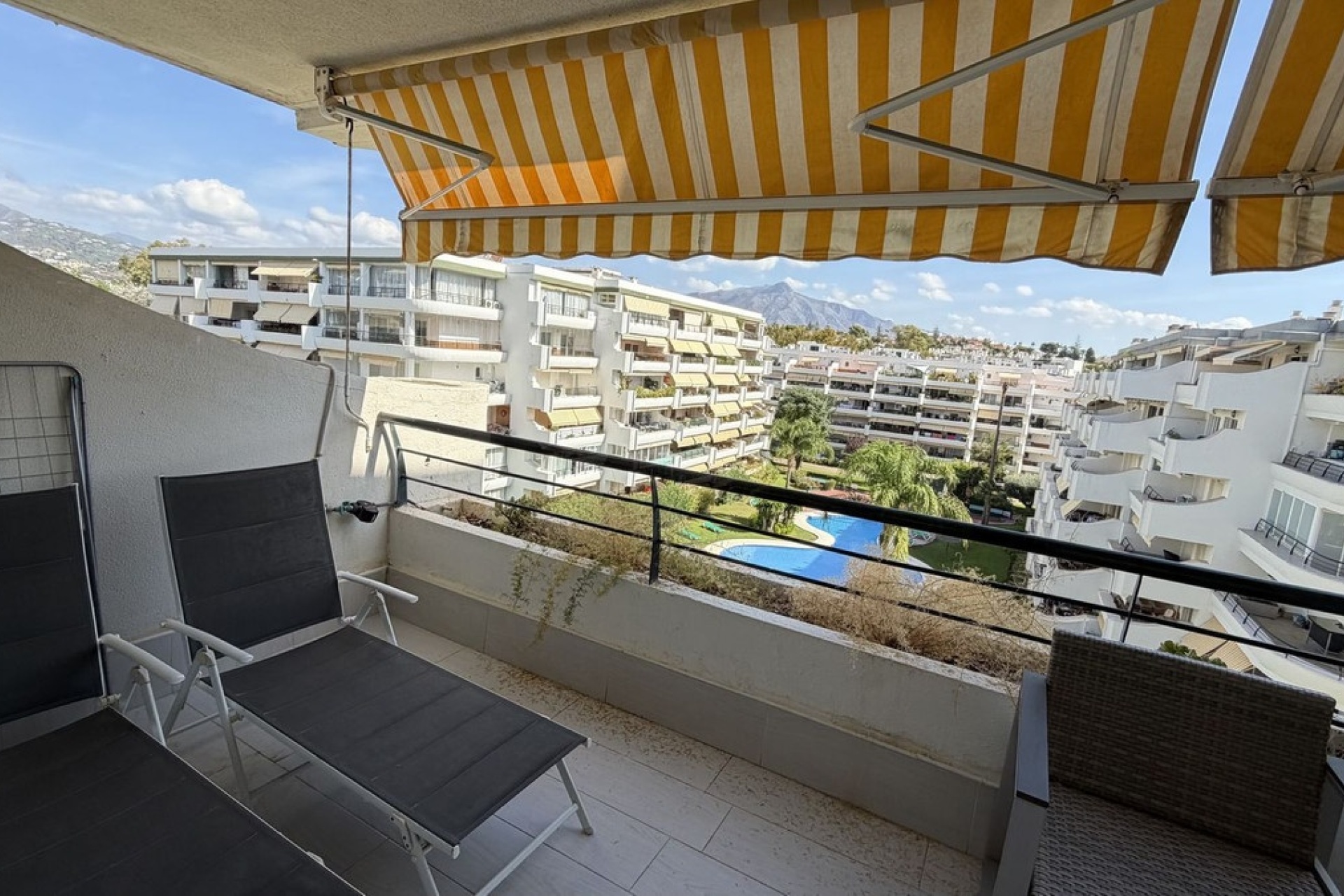 Wiederverkauf - apartment - Marbella - Guadalmina Alta