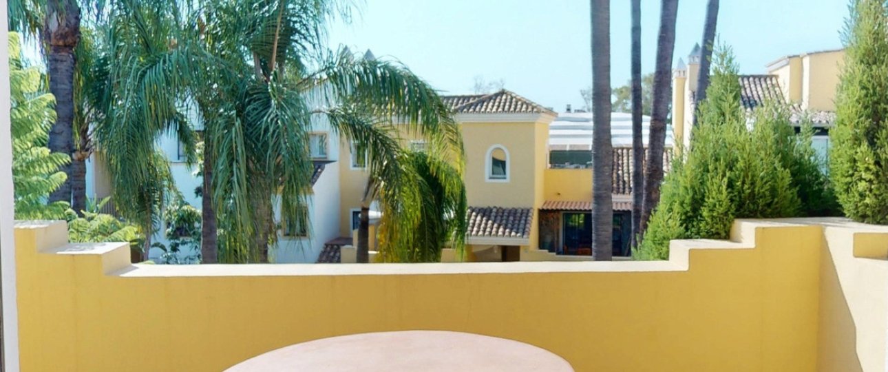 Wiederverkauf - apartment - Marbella - Guadalmina Alta