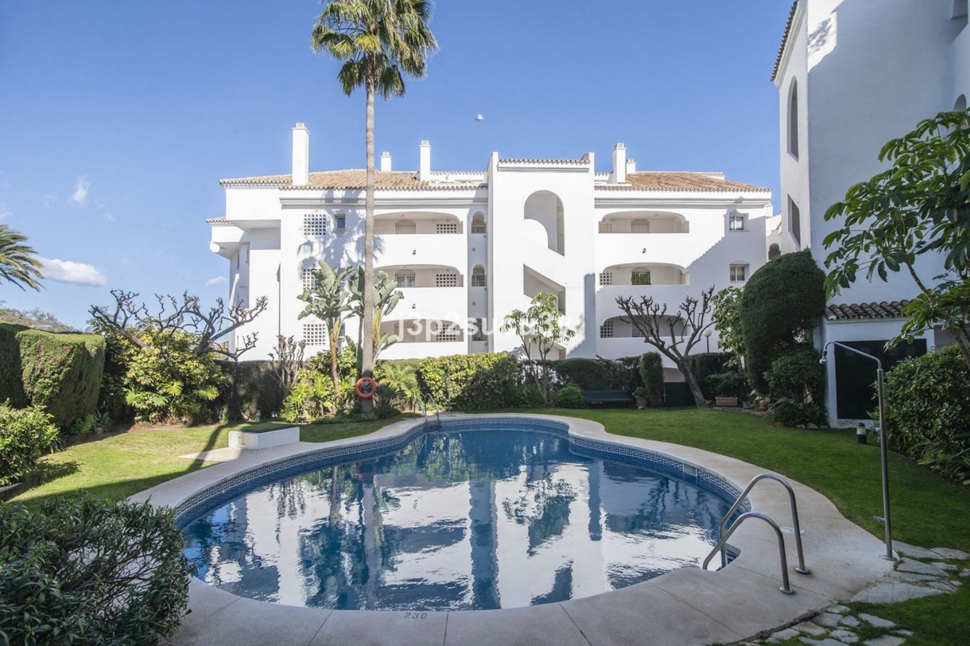 Wiederverkauf - apartment - Marbella - Guadalmina Baja