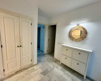 Wiederverkauf - apartment - Marbella - Guadalmina Baja