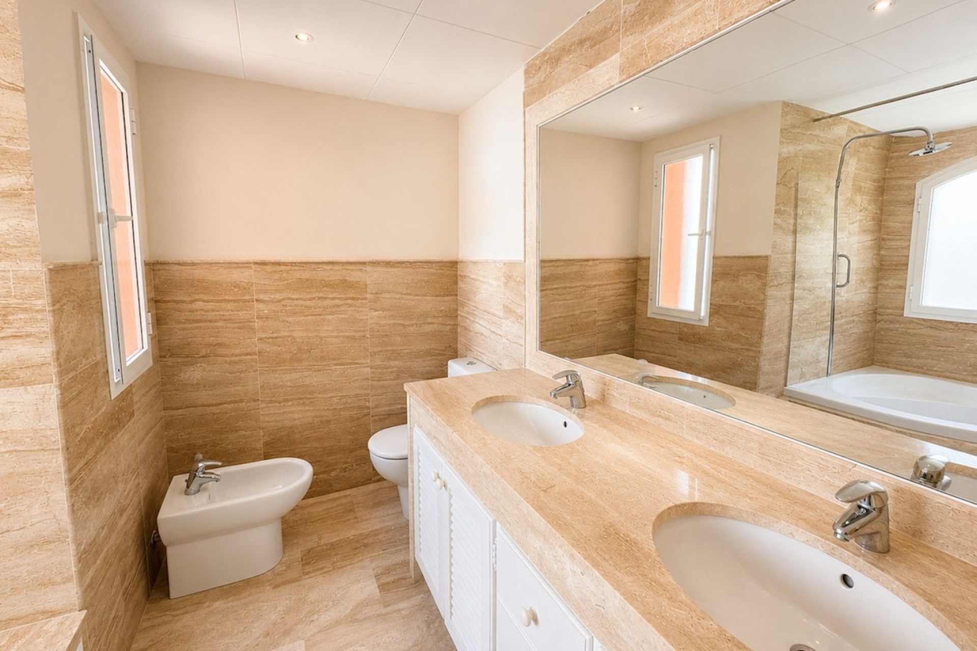 Wiederverkauf - apartment - Marbella - Guadalmina Baja