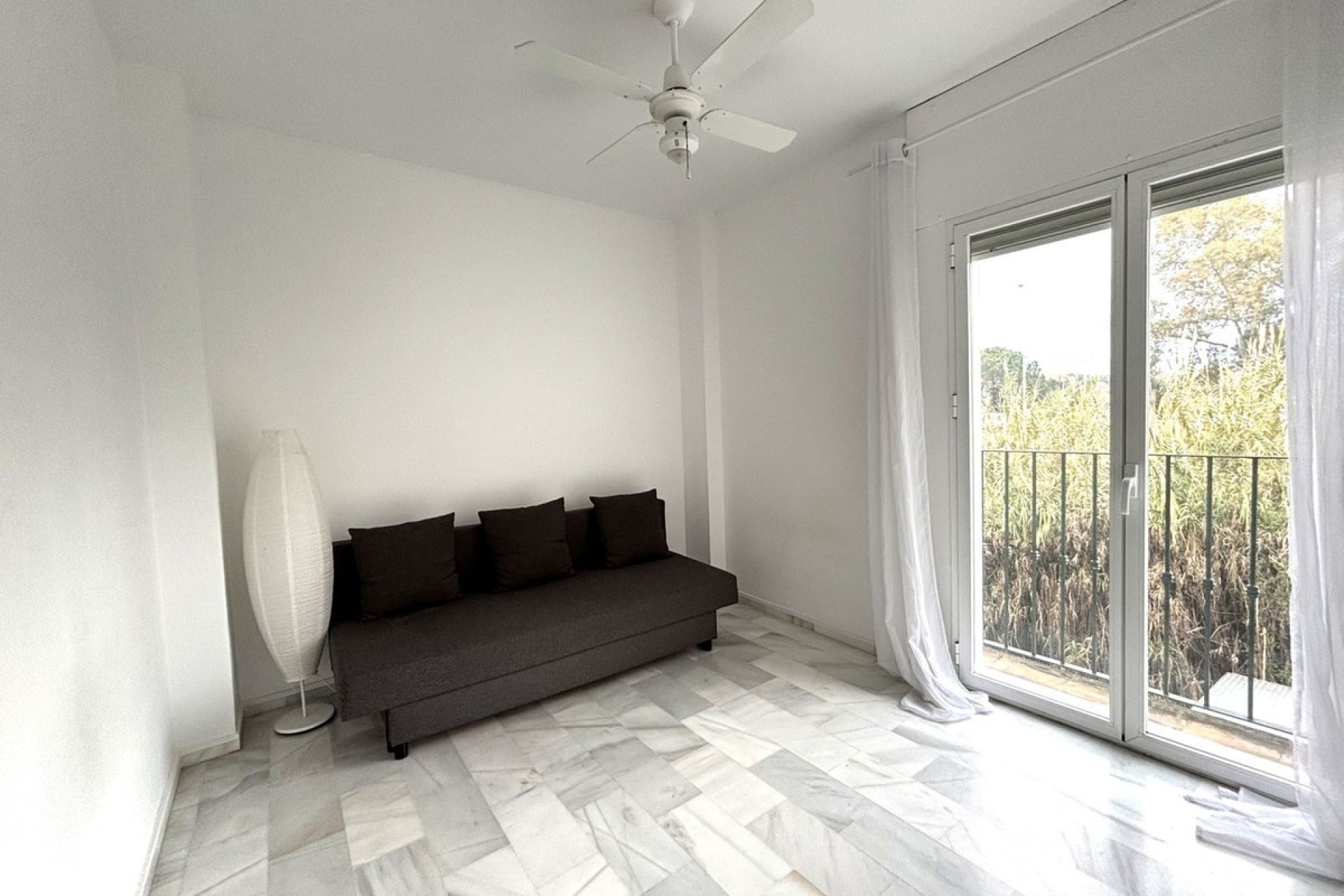 Wiederverkauf - apartment - Marbella - Guadalmina Baja