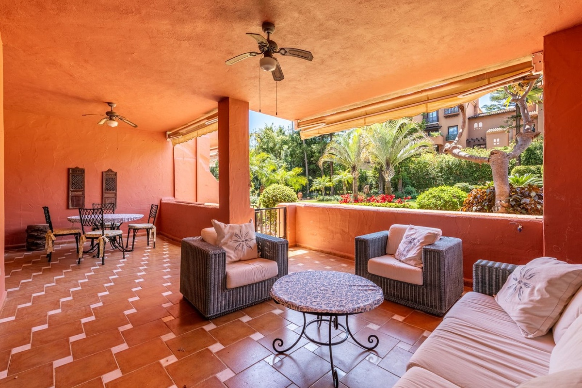 Wiederverkauf - apartment - Marbella - Guadalmina Baja