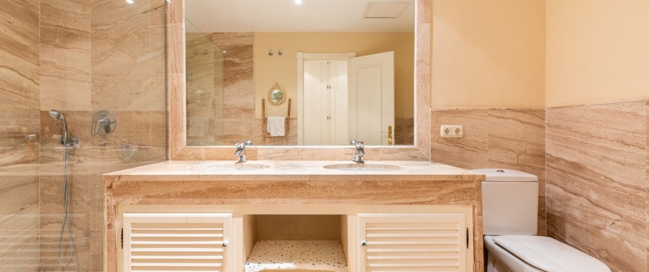 Wiederverkauf - apartment - Marbella - Guadalmina Baja