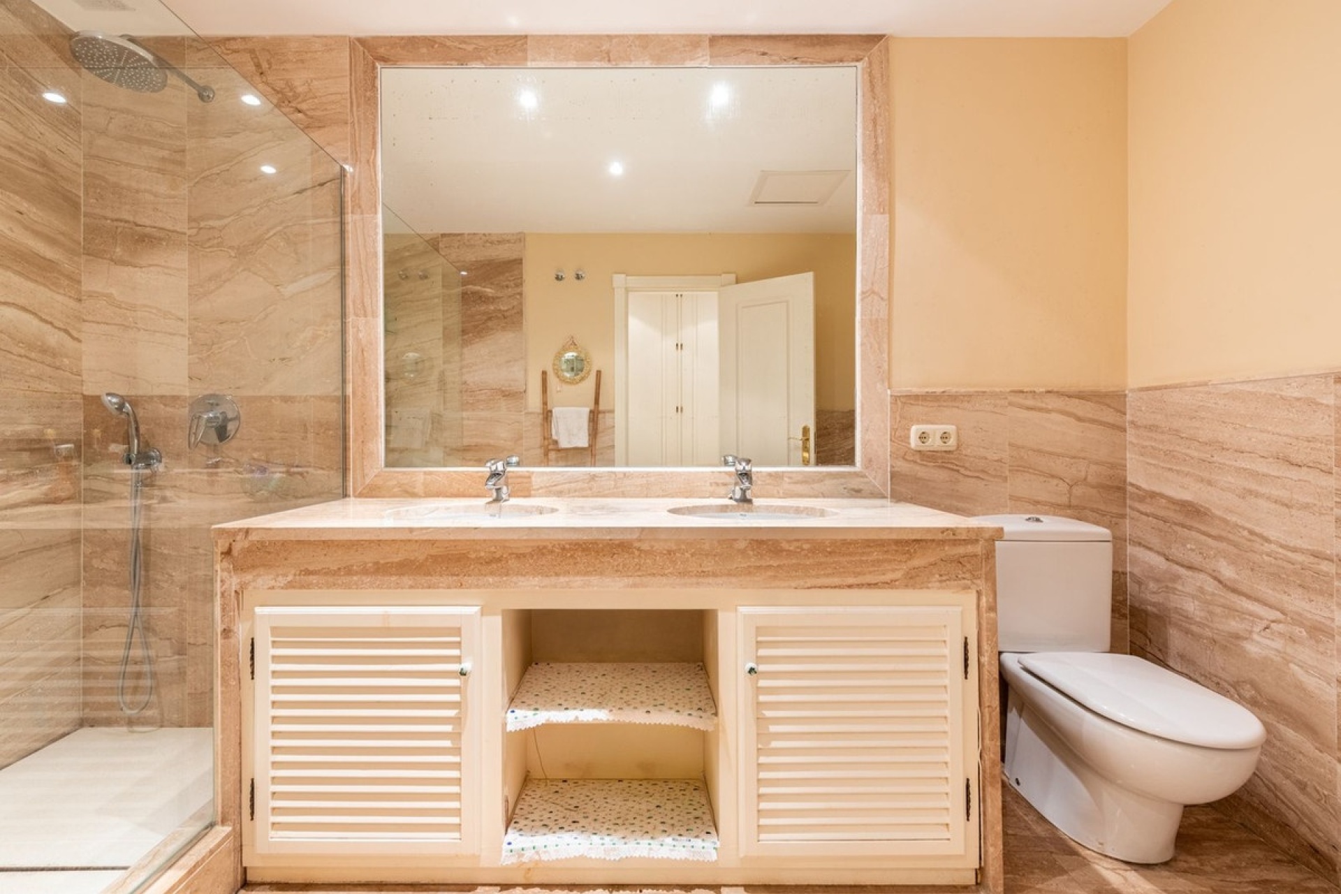 Wiederverkauf - apartment - Marbella - Guadalmina Baja