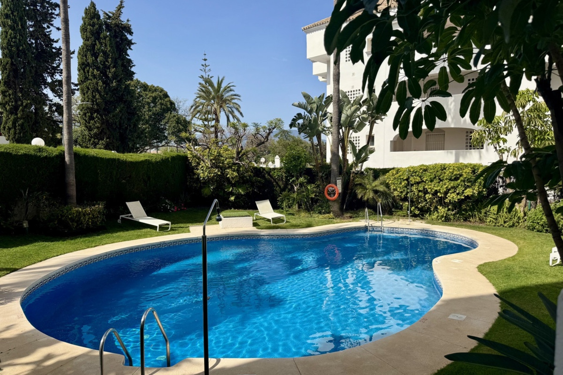 Wiederverkauf - apartment - Marbella - Guadalmina Baja