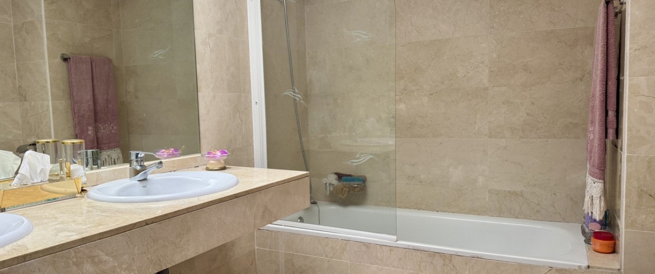 Wiederverkauf - apartment - Marbella - Guadalmina Baja