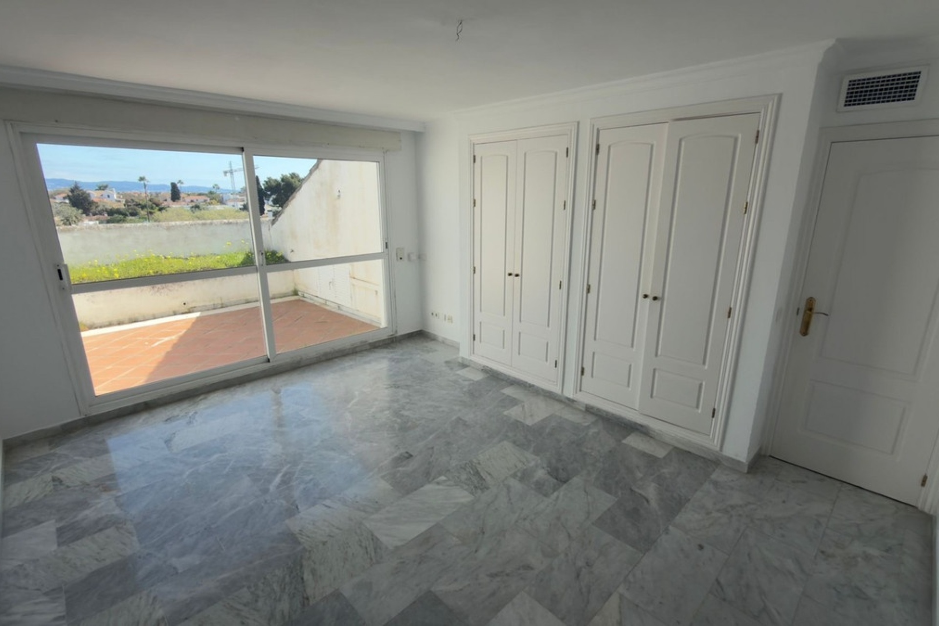 Wiederverkauf - apartment - Marbella - Guadalmina Baja