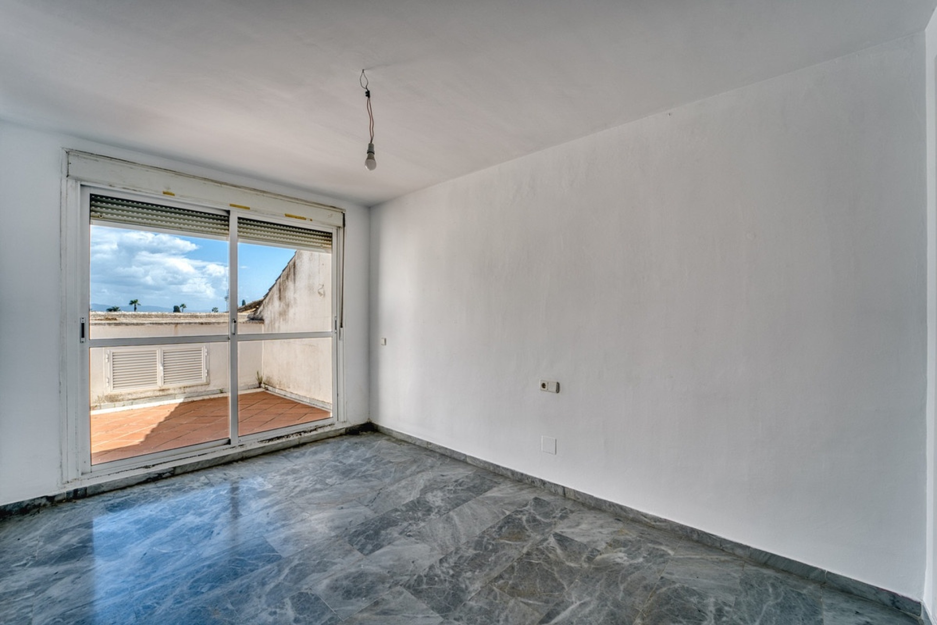 Wiederverkauf - apartment - Marbella - Guadalmina Baja
