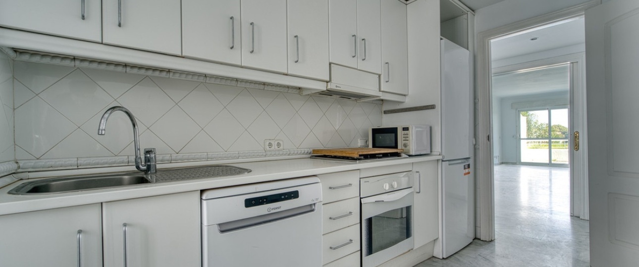 Wiederverkauf - apartment - Marbella - Guadalmina Baja
