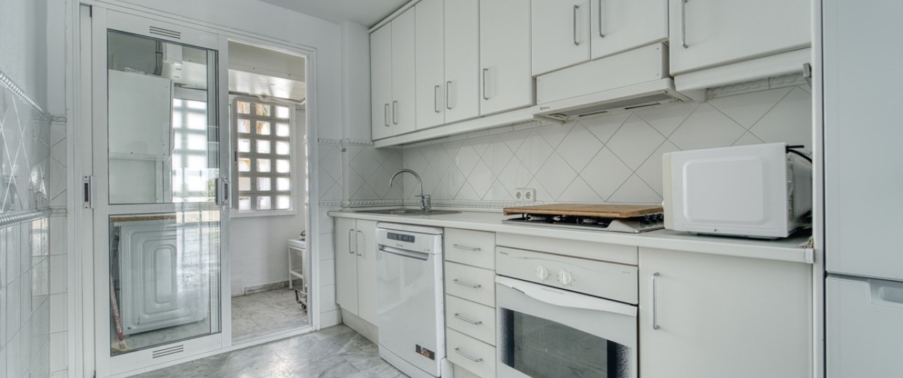 Wiederverkauf - apartment - Marbella - Guadalmina Baja