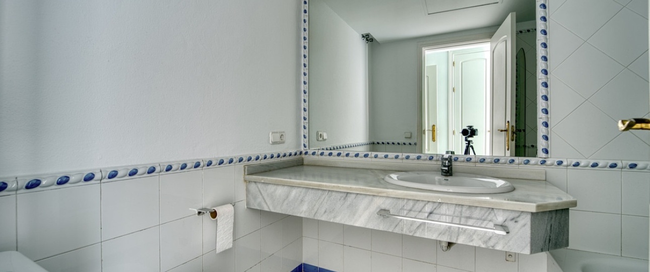 Wiederverkauf - apartment - Marbella - Guadalmina Baja