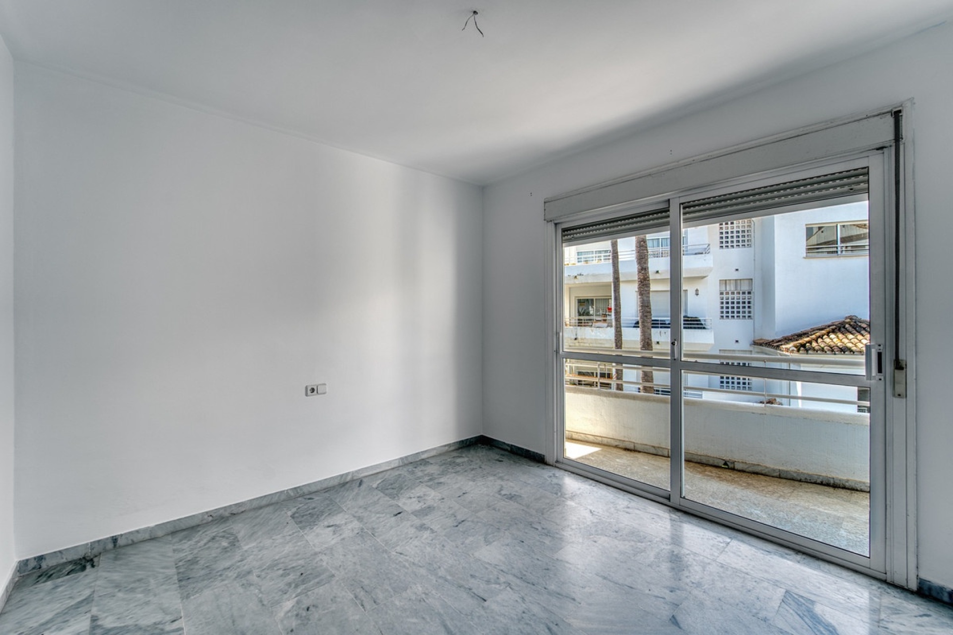 Wiederverkauf - apartment - Marbella - Guadalmina Baja