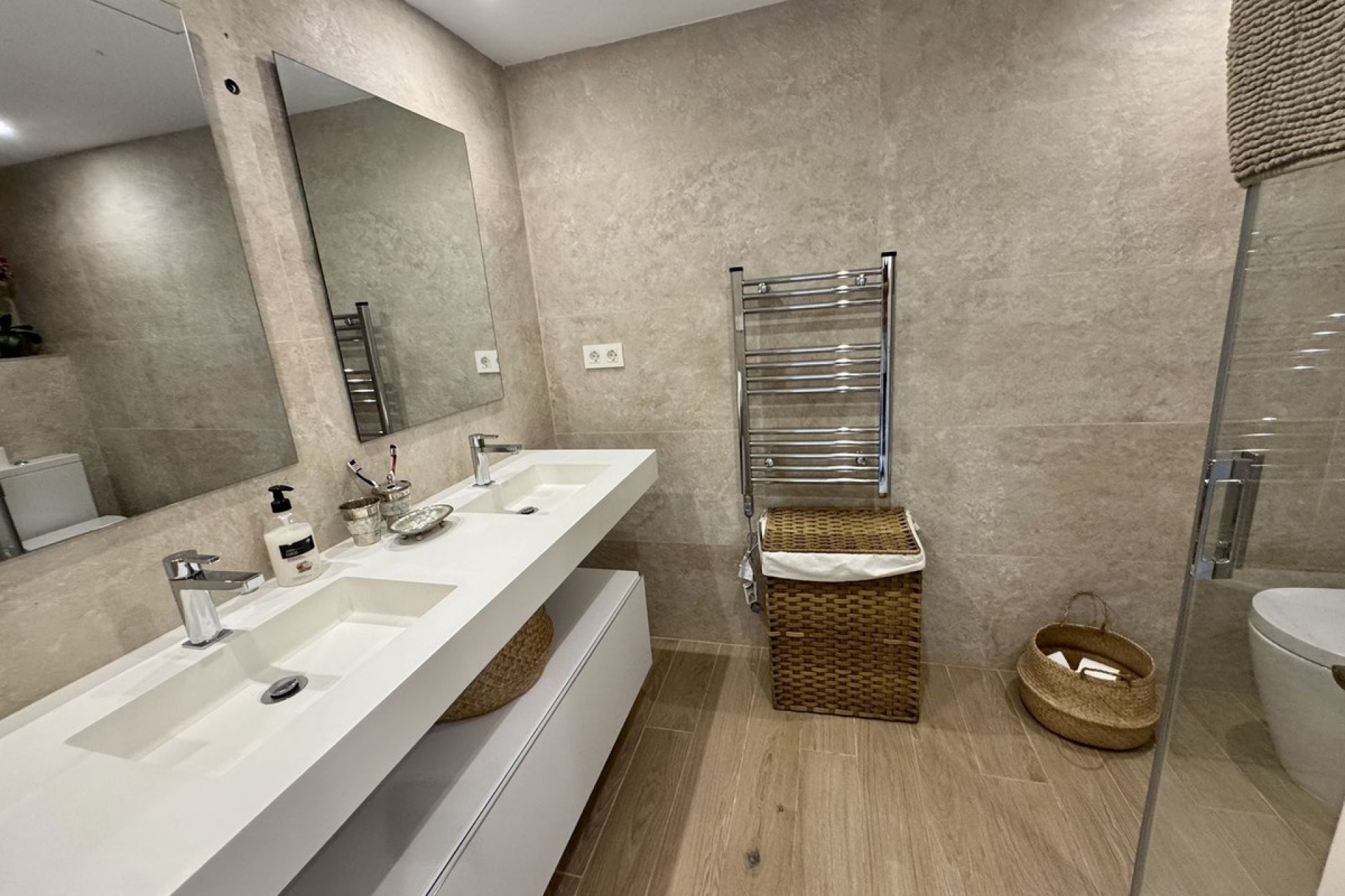 Wiederverkauf - apartment - Marbella - Guadalmina Baja