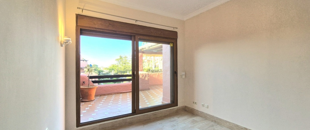 Wiederverkauf - apartment - Marbella - Guadalmina Baja