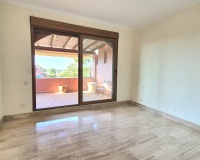 Wiederverkauf - apartment - Marbella - Guadalmina Baja