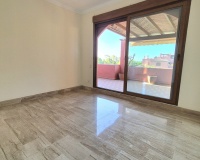 Wiederverkauf - apartment - Marbella - Guadalmina Baja